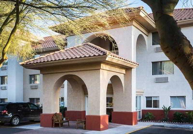 Holiday Inn Express & Suites Phoenix - Mesa West By Ihg Exterior foto
